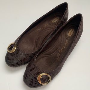 Dr. Scholls Brown Flats. Size 7M